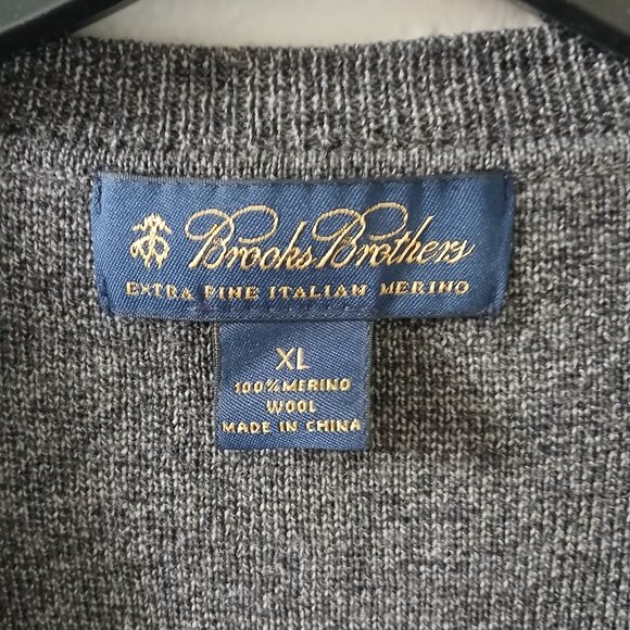 Brooks Brothers Extra Fine Italian Merino Wool Sweater Vest Gray Plaid Men's XL - Picture 7 of 8